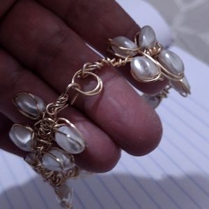 Wire wrapped bracelet with pearls